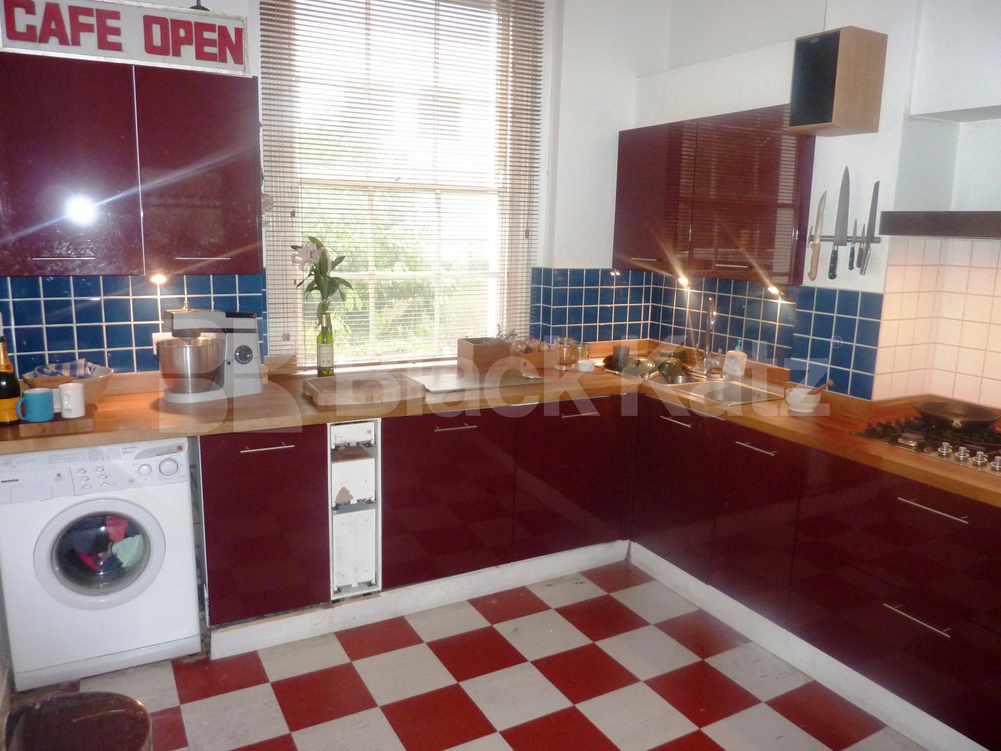 			MUST SEE AMAZING PERIOD PROPERTY!, 2 Bedroom, 1 bath, 1 reception Flat			 Crowndale Road, CAMDEN
